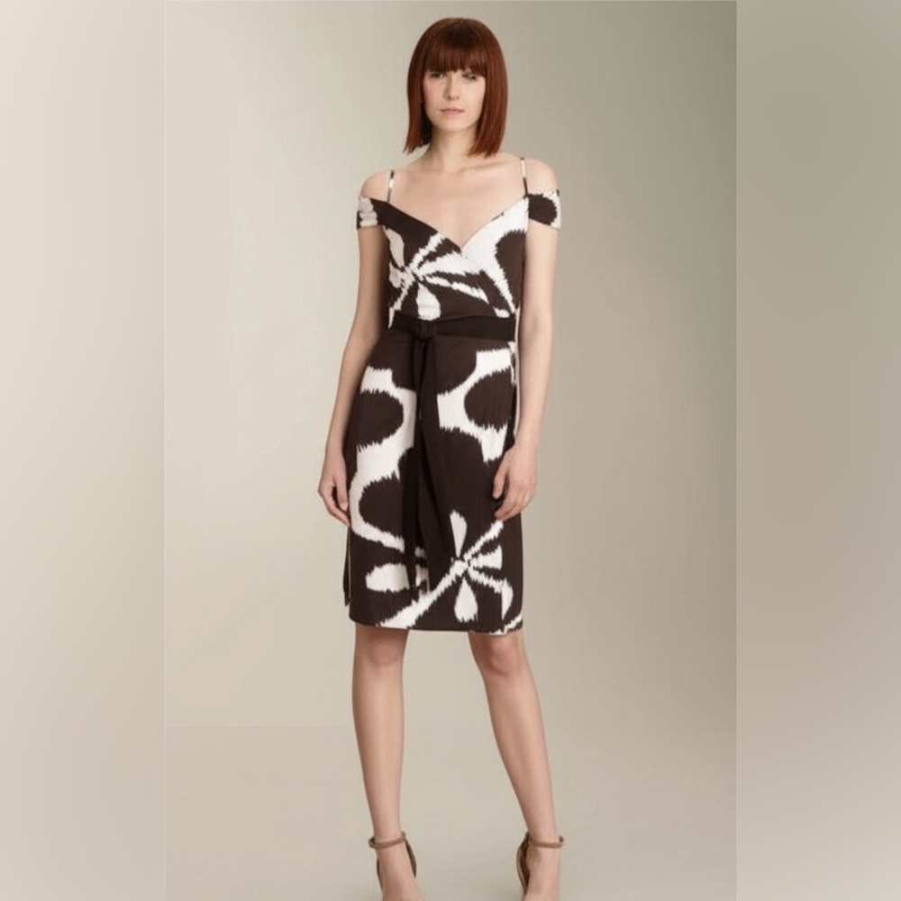 Diane Von Furstenberg “Caledonia” Silk Wrap Knee Length Dress size 0